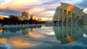 Guía gay de Valencia: los mejores bares, playas, saunas ...